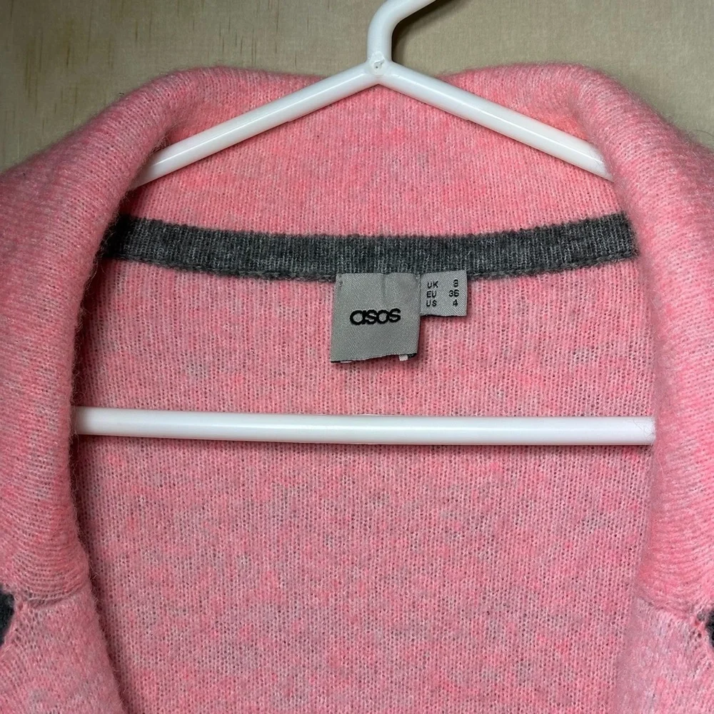 ASOS Women’s Gray and Pink Sweater/Cardigan. Soft and stretchy. Size‎ 4